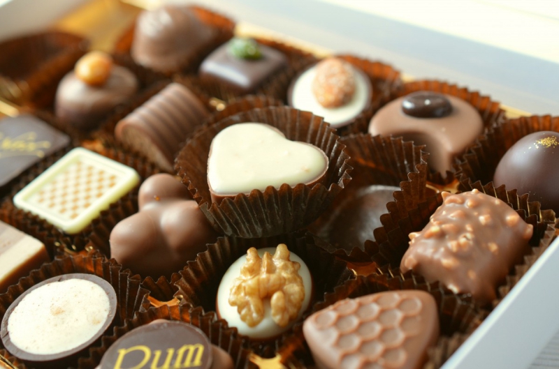 confiserie-COARAZE-min_chocolates_food_candy_calories_nibble_chocolate_heart-782043